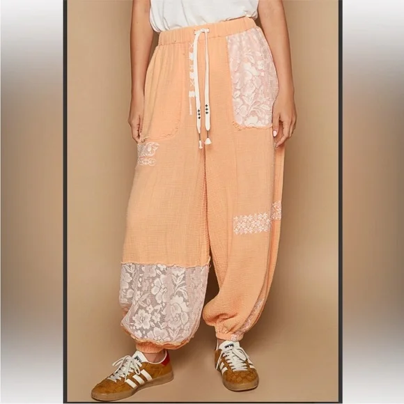 POL Coral Lace Trim Pants - Picture 3 of 10